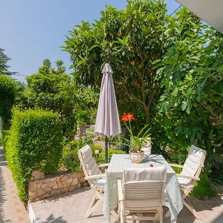 Βίλα Beautiful Vrljika With Pool In Makarska Grubine