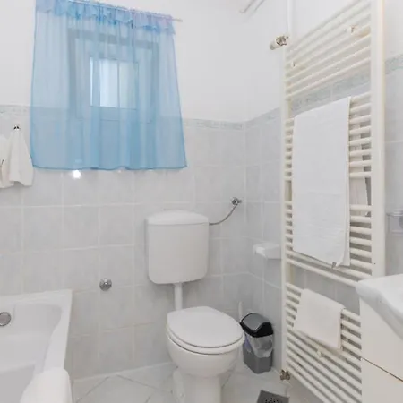 Beautiful Vrljika With Pool In Makarska