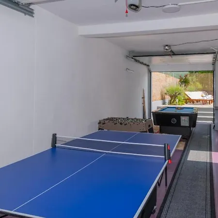 Βίλα Beautiful Vrljika With Pool In Makarska