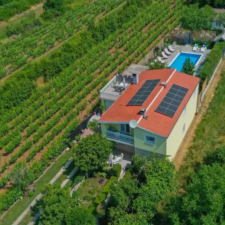 Beautiful Vrljika With Pool In Makarska * Grubine